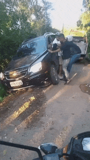 Помогли так помогли