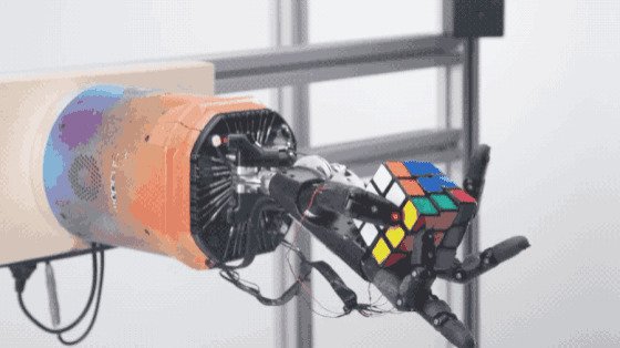 ИИ собирает кубик Рубика одной рукой