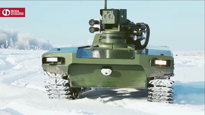 В Магнитогорске официально презентовали боевого робота на гусеничном ходу