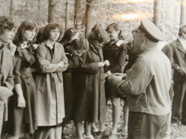 В советских школах начальную военную подготовку проходили даже девушки