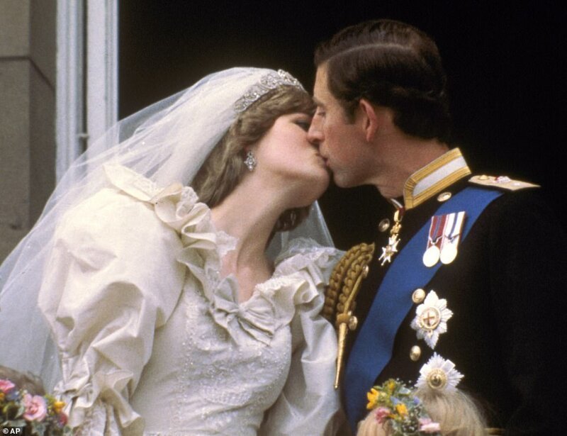 10. Поцелуй принца Чарльза и Дианы, 1981