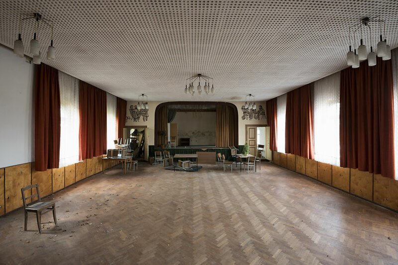 Там, где звучала музыка: забытые бальные залы Германии