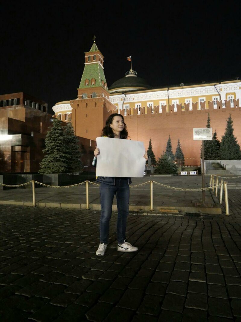 Малолетка Ольга Мисик решила использовать либерах, чтобы бежать на Запад