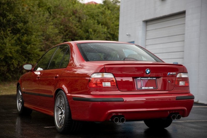 В США продается великолепный BMW M5 2002 года выпуска в редком цвете