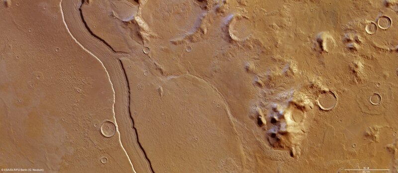 ESA предоставила свидетельства, что на Марсе существовали полноводные реки