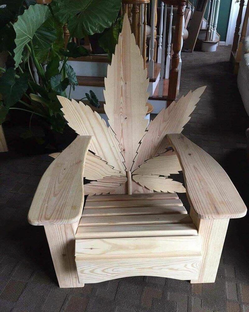 Красивые кресла из дерева
