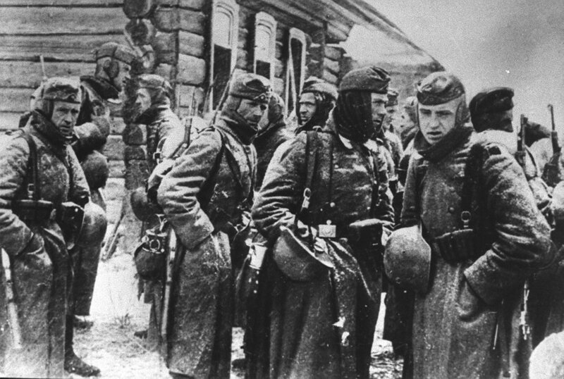 Много споров шло и относительно ВОВ-  действительно ли холода не дали фашистам захватить Москву и переломили ход войны