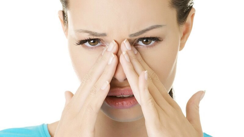 Сухость в носу: причины, возможные осложнения, как лечить