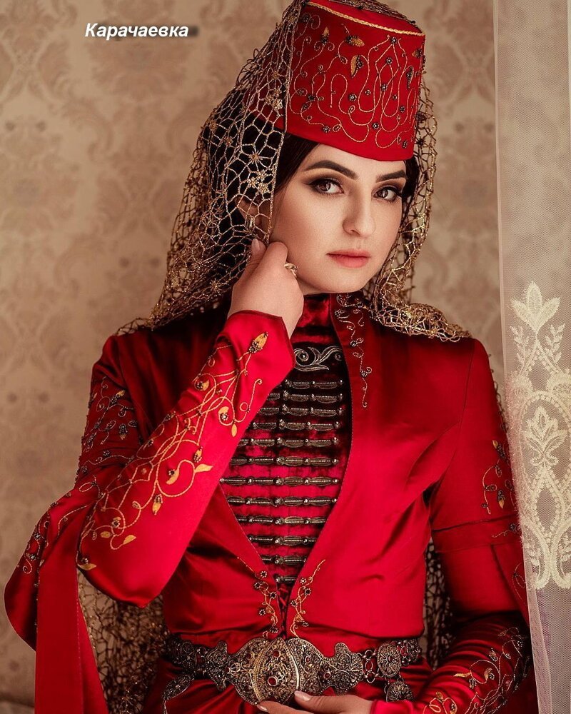 Кавказский национальный женский костюм
