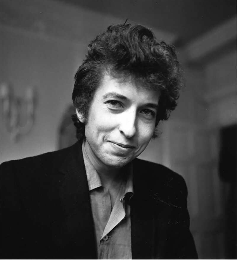 11. Американский фолк / рок-певец и автор песен Боб Дилан на встрече с британской прессой. 28 апреля 1965 г.