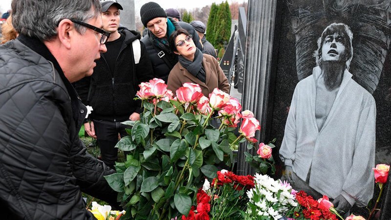 В Москве поставили памятник Николаю Караченцову