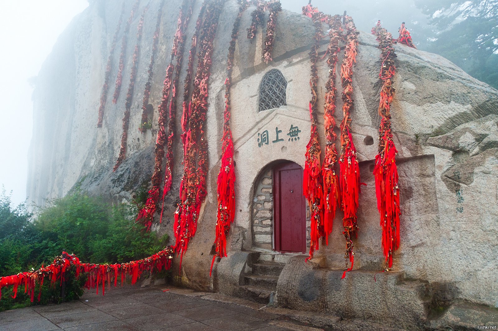 Гора Хуашань в Китае даосский храм