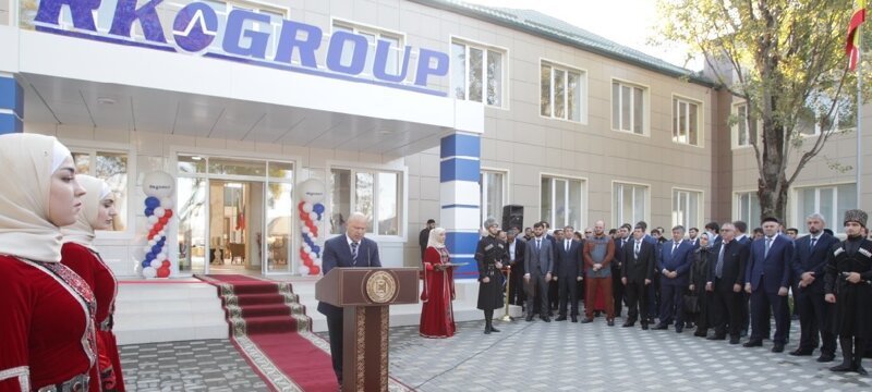 Первый в СКФО российско-индийский завод медицинских изделий открыли в Чечне
