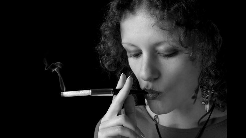 Женщины представляют одну из крупнейших мишеней табачной промышленности.