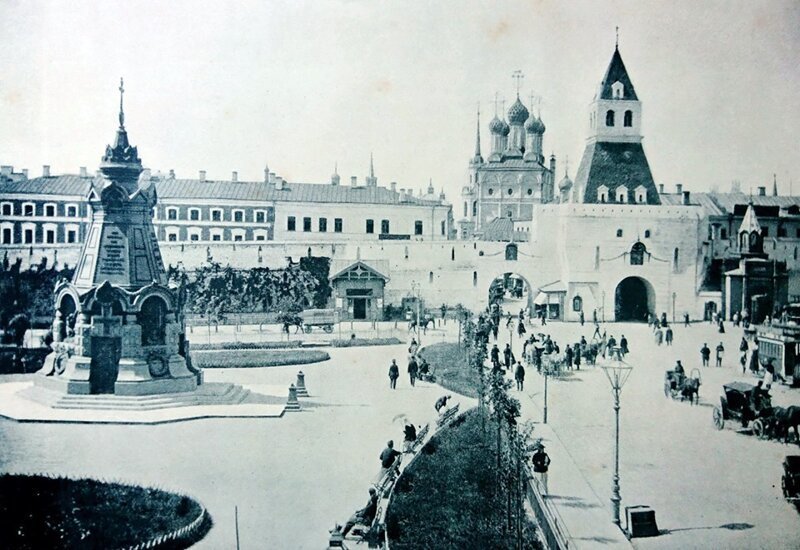 Москва. Памятник героям Плевны. Ильинские ворота. 1890 