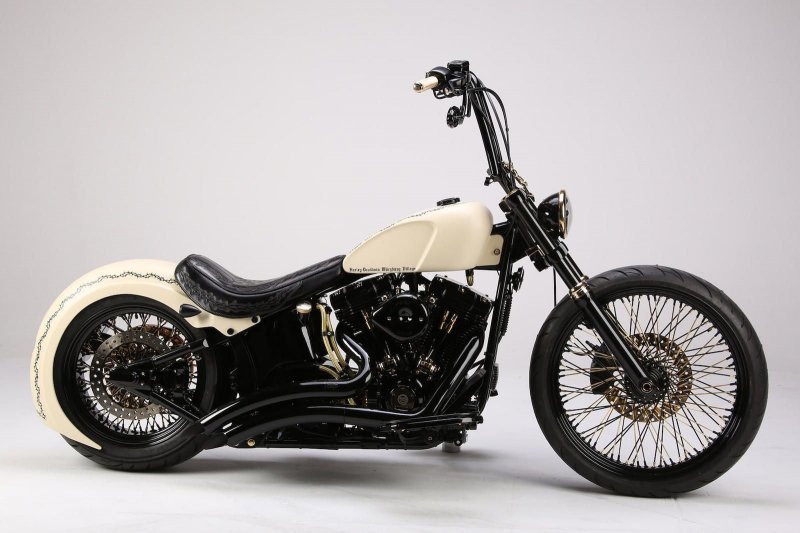 Harley-Davidson, подписанный Папой Римским, продали с аукциона