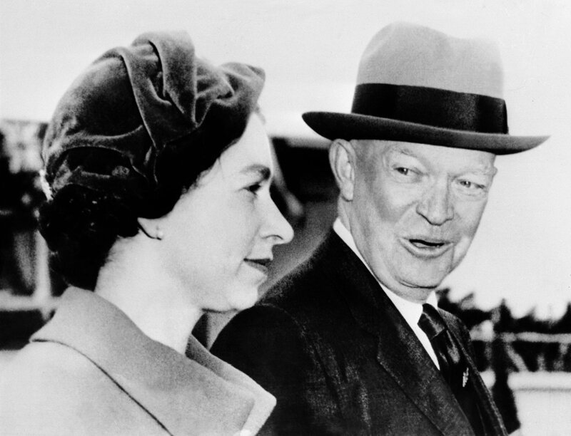 Елизавета II и 34-й президент США Дуайт Эйзенхауэр
