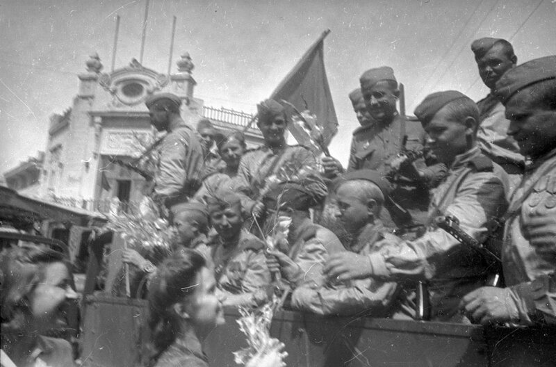 Август 45-го. Советские войска входят в Харбин