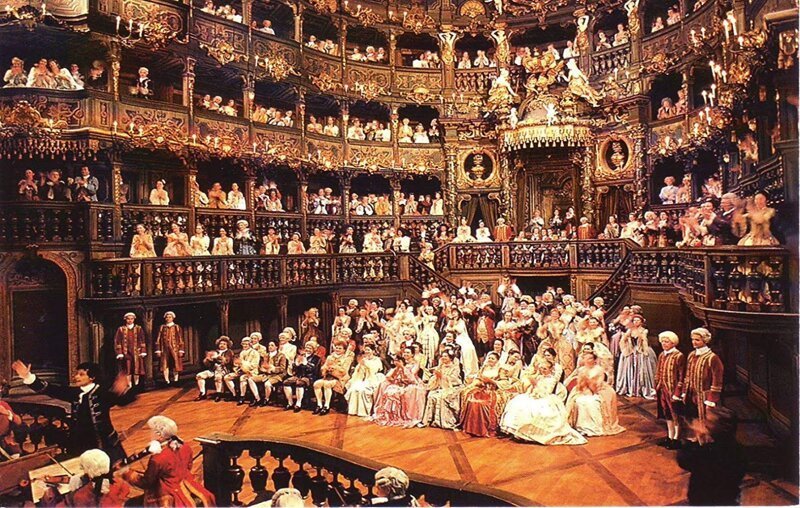 Посещение театра в XIX веке: наряды, поведение и прочие шалости