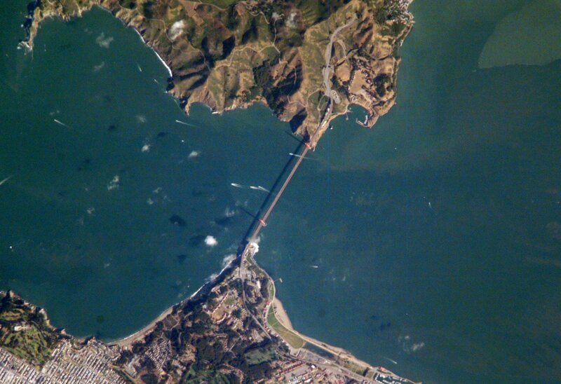 9. Мост Золотые Ворота, Сан-Франциско, фото со спутника