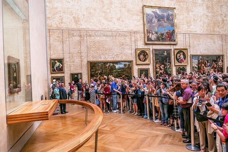 7. «Мона Лиза» в Лувре, вид сбоку
