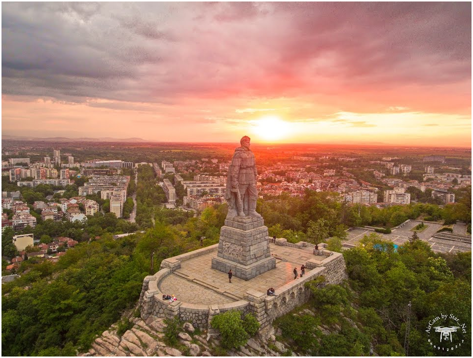 Памятник алеша в болгарии фото и история