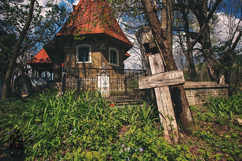 Дух времени: прогулка по заброшенным домам западных Румынских гор