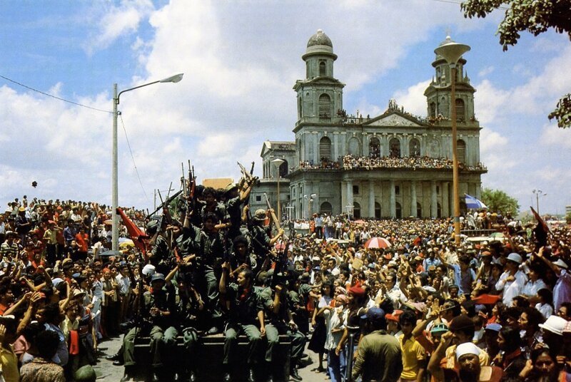 19 июля 1979 года. Победившие революционеры входят в Манагуа: 