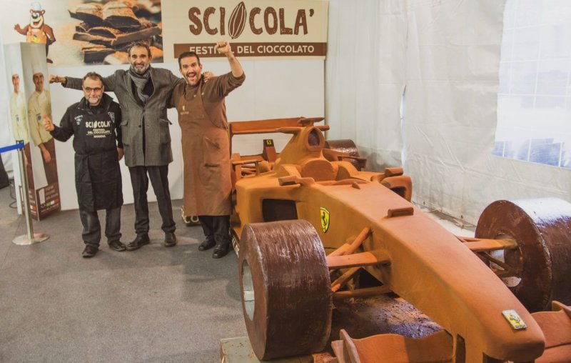 Полноразмерную копию чемпионского болида Михаэля Шумахера выполнили из шоколада