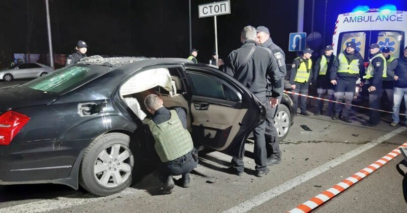 В Киеве киллер-мотоциклист взорвал Mercedes крупного бизнесмена