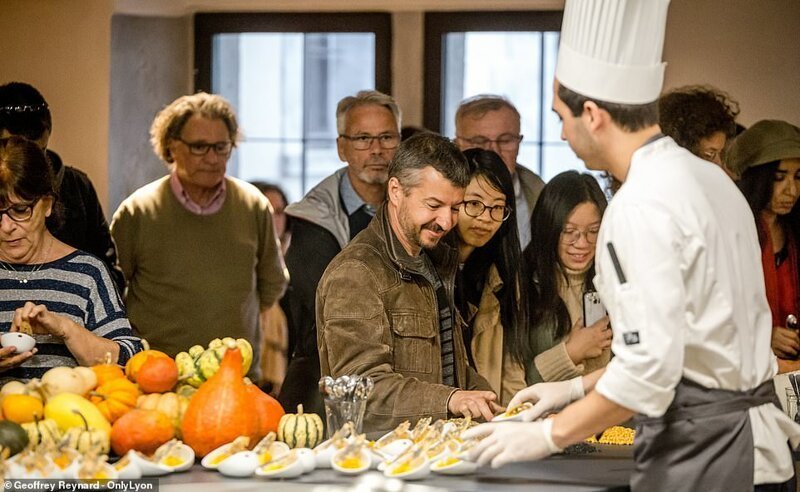 Посетителей музея "Cité Internationale de la Gastronomie" приглашают на мастер-классы и дегустацию блюд