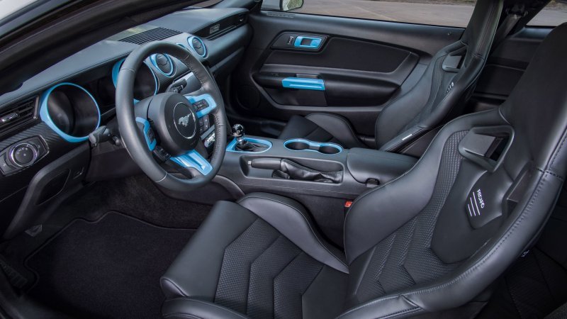 900-сильный электрический Mustang с ручной коробкой передач и жидкостным охлаждением батареи