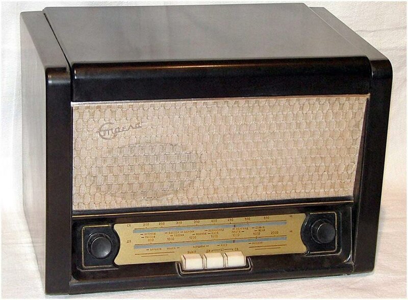 Радиола сетевая ламповая "Стрела"с I-кв 1959 года выпускал Воронежский радиозавод.