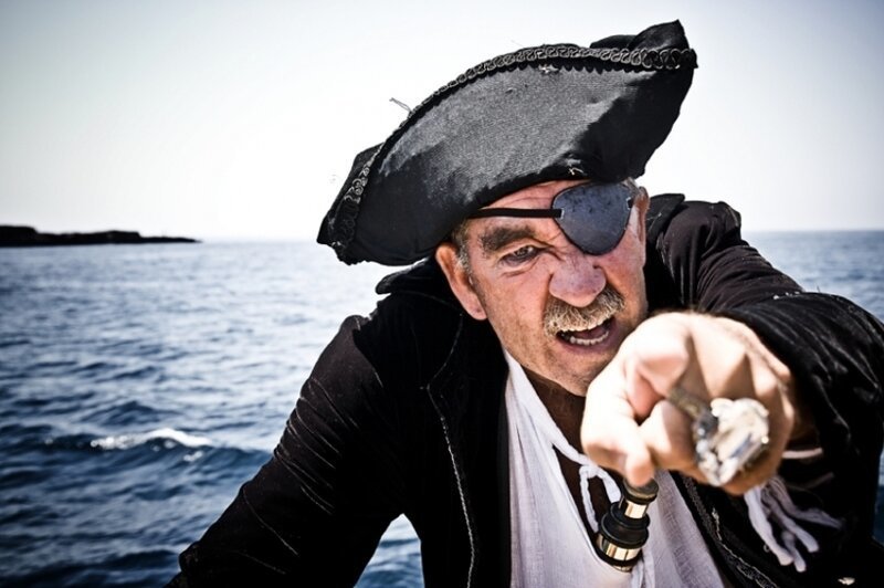 Пиратская повязка на глазах
