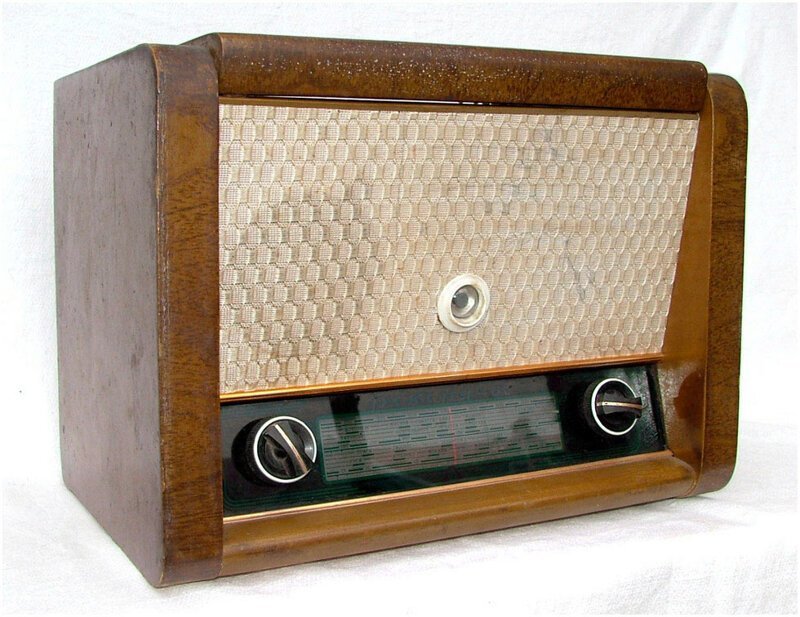 Радиола сетевая ламповая "Рекорд-60И"с I-кв 1960 года выпускалась на Бердском радиозаводе.