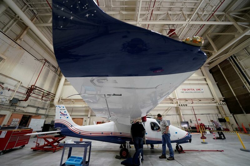 NASA показало свой первый электрический самолет