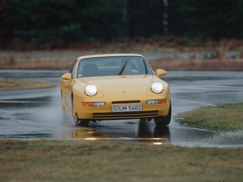 Этот желтый Porsche 968 Clubsport в свое время восхитил самого Вальтера Рёрля