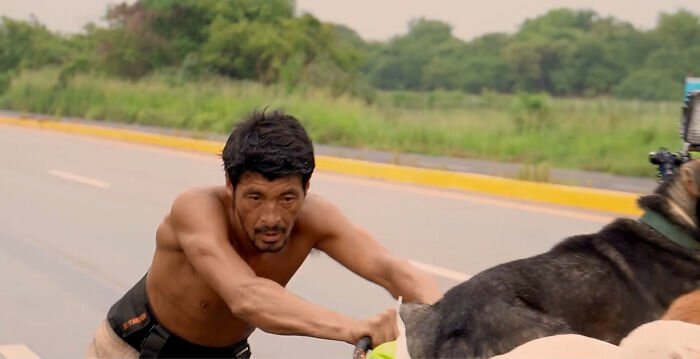 За последние шесть лет житель Мексики Эдгардо Перрос прошел 14000 км, помог...