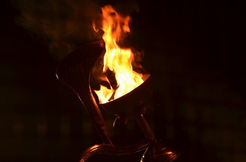 Варанаси - священный город Индии. "Ганга аарти" - церемония поклонения огнём