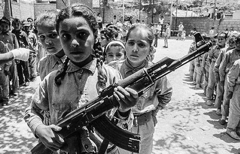 Девочки в тренировочном лагере. Ливан , 1970 год. 