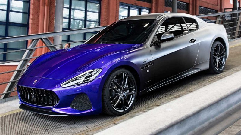 Компания Maserati предложила своим особым клиентам переночевать на заводе