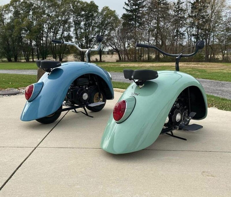 Изобретатель создал два минискутера в стиле классического Volkswagen Beetle