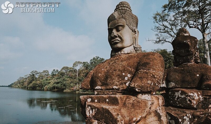 Ангкор-Тхом — столица Кхмерской империи в XII–XV веках.