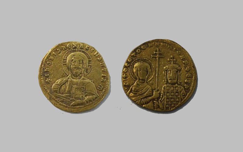 На Кубани нашли редкие золотые монеты эпохи Средневековья
