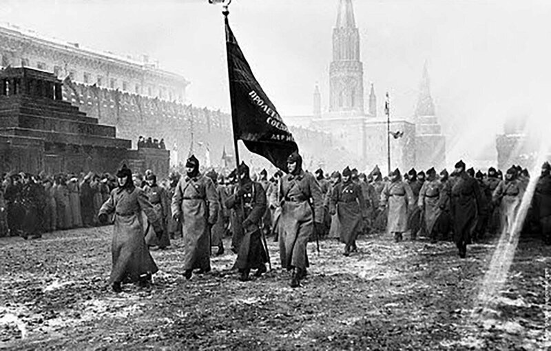 23. Парад на Красной площади в день 8-й годовщины Великой Октябрьской социалистической революции,
