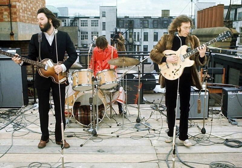 30 января 1969 г. The Beatles сыграли свой последний концерт, который был импровизированным и состоялся на крыше здания студии Apple Corps, на улице Севил-роу в Лондоне: