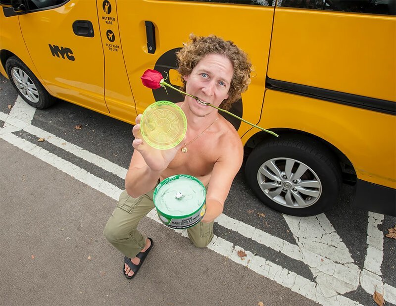 Нью-йоркские таксисты снялись для календаря