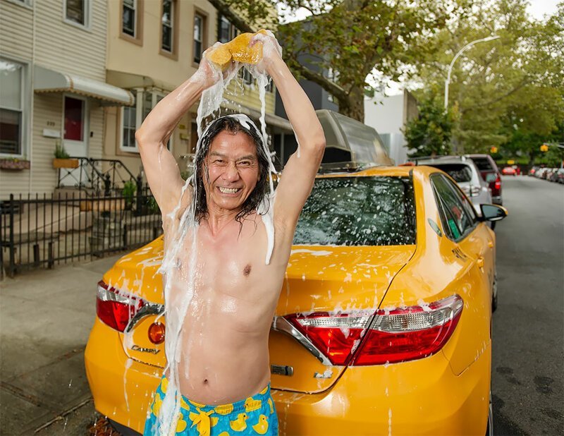 Нью-йоркские таксисты снялись для календаря