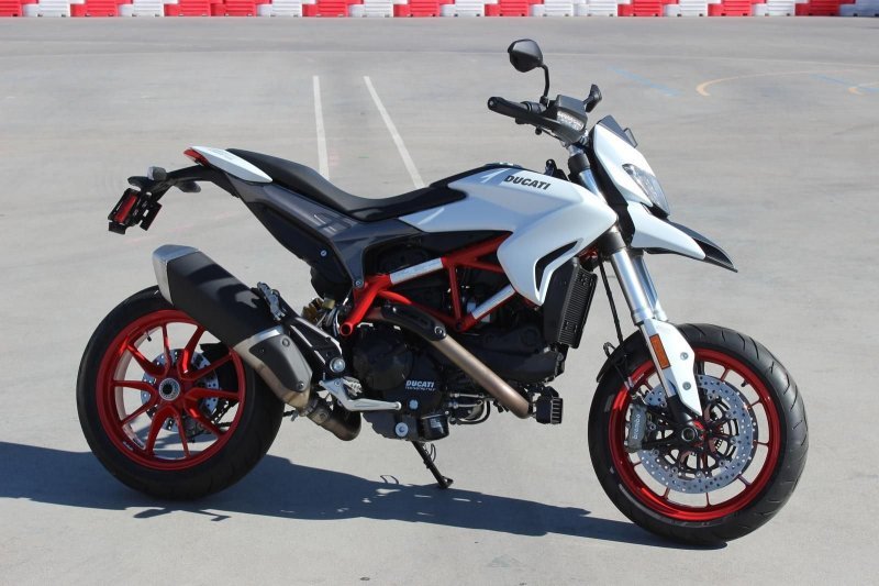 Ducati Hypermotard 939