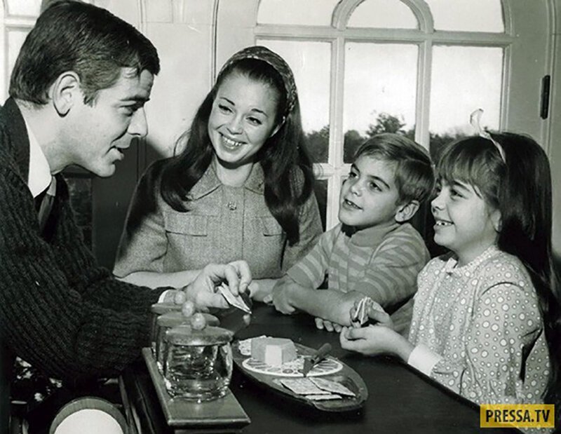 Малыш Джордж Клуни со своей семьей 